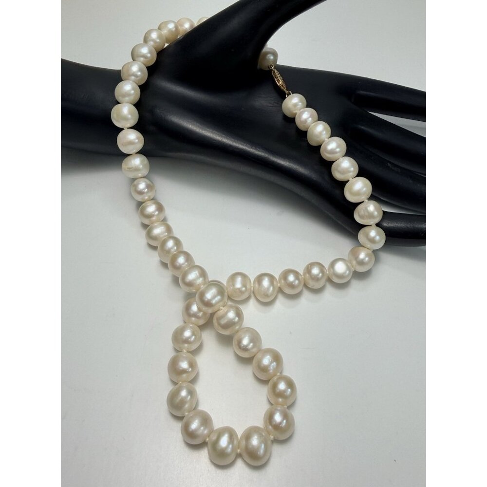 Freshwater Pearl Necklace Classic Hand Knotted Elegant Vintage 10k Claps 17"